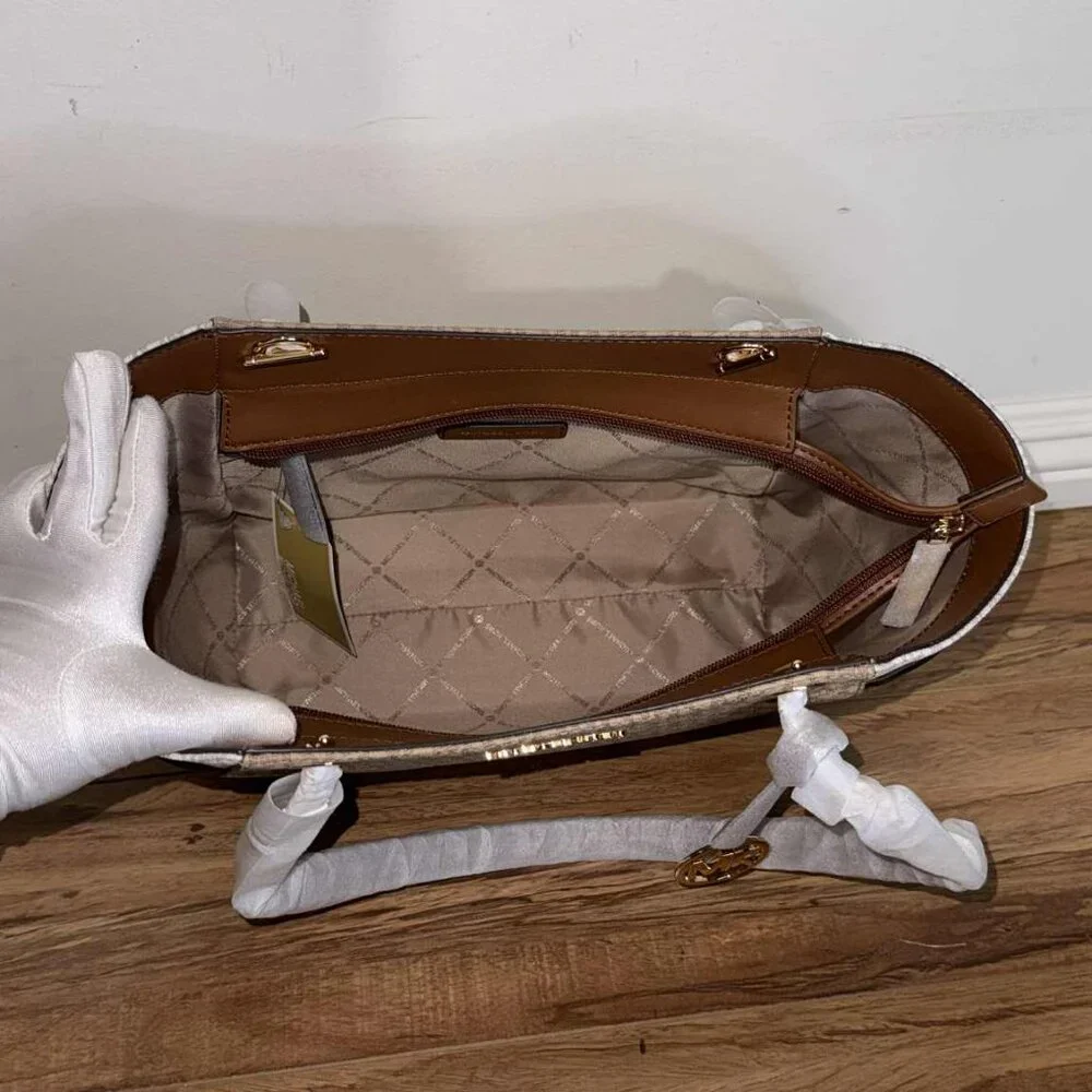 ❤️Michael Kors Signature Trio Color Coated Canvas Purse❤️ - Picture 7 of 17